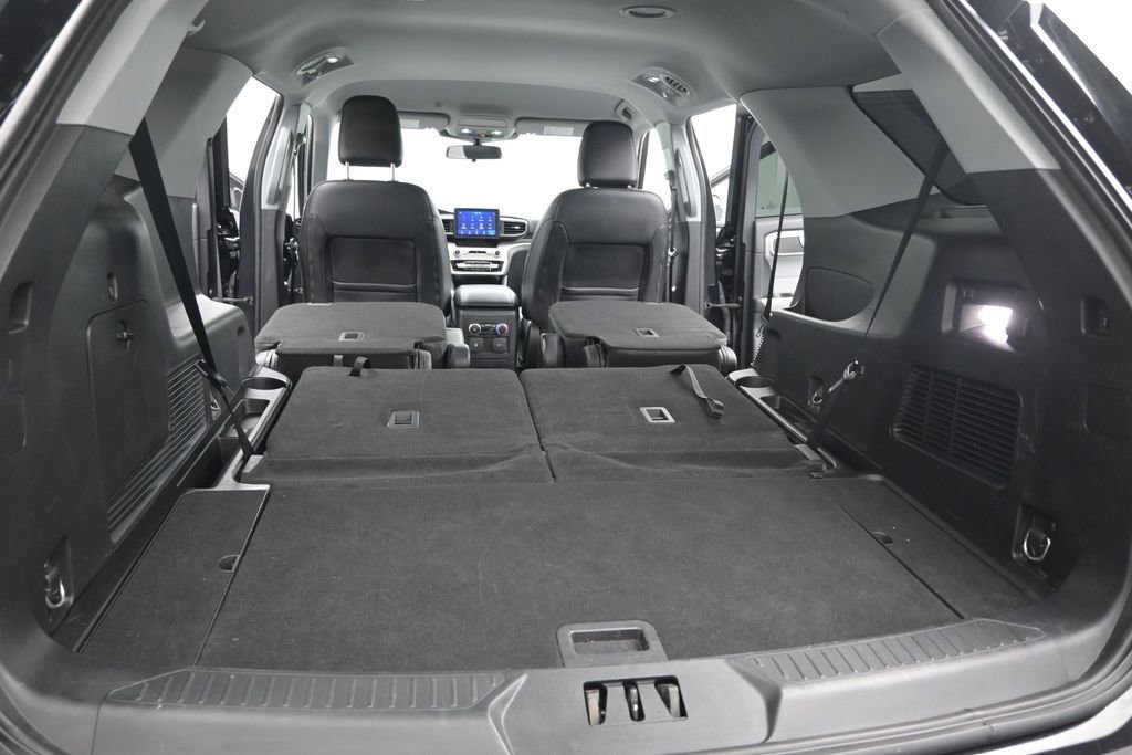 Certified 2022 Ford Explorer XLT w/ Equipment Group 202A RWD image 24
