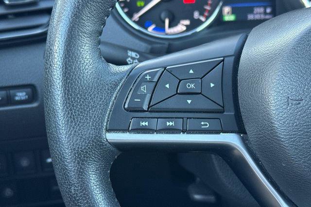 Used 2019 Nissan Rogue SV w/ Premium Package image 27