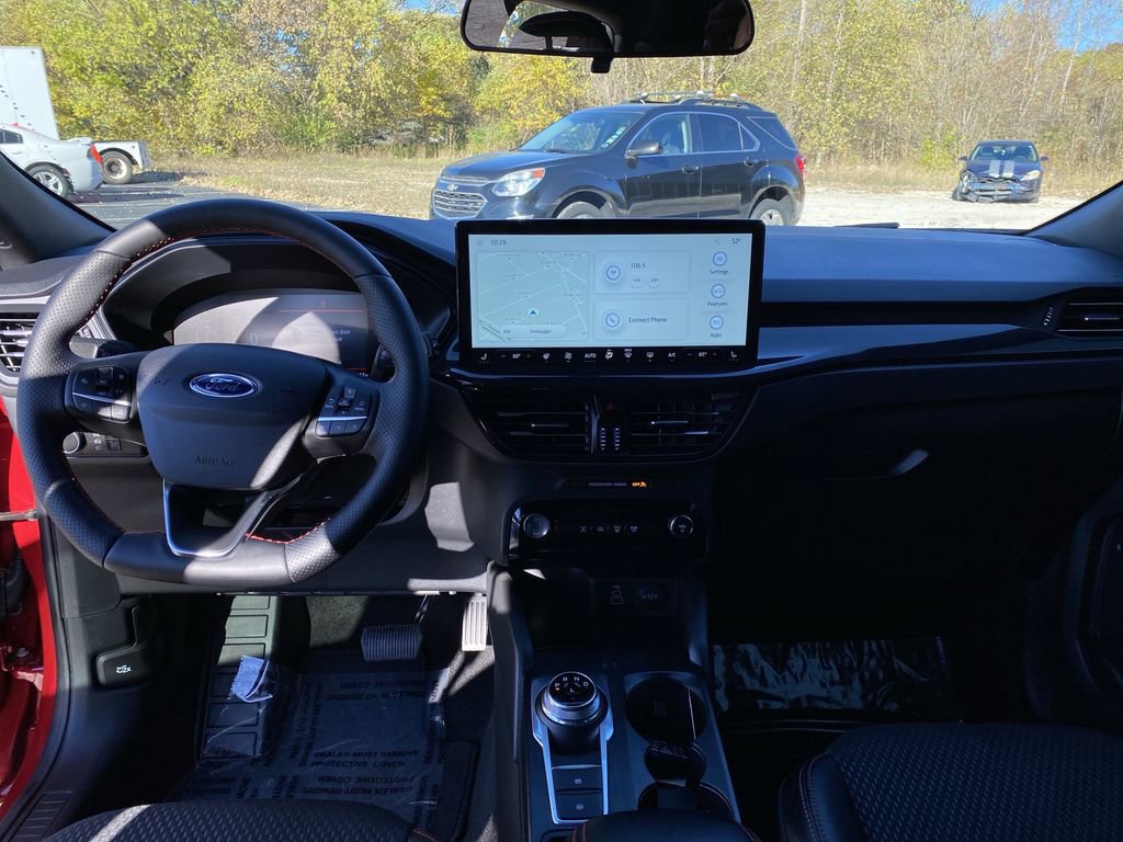 Certified 2025 Ford Escape ST-Line w/ Tech Pack #1 image 6