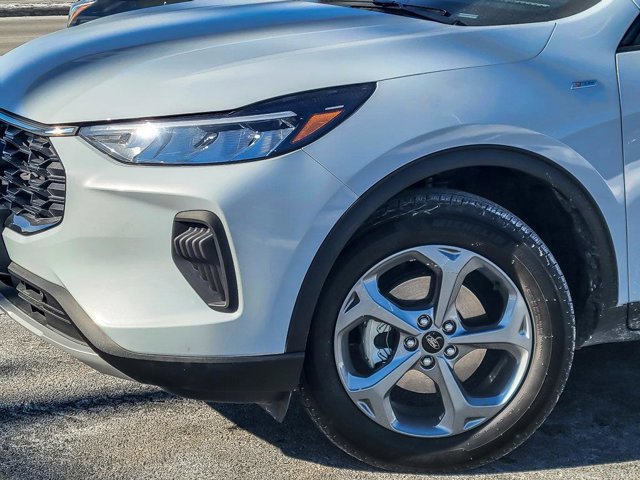 Certified 2025 Ford Escape ST-Line w/ Tech Pack #1 image 9