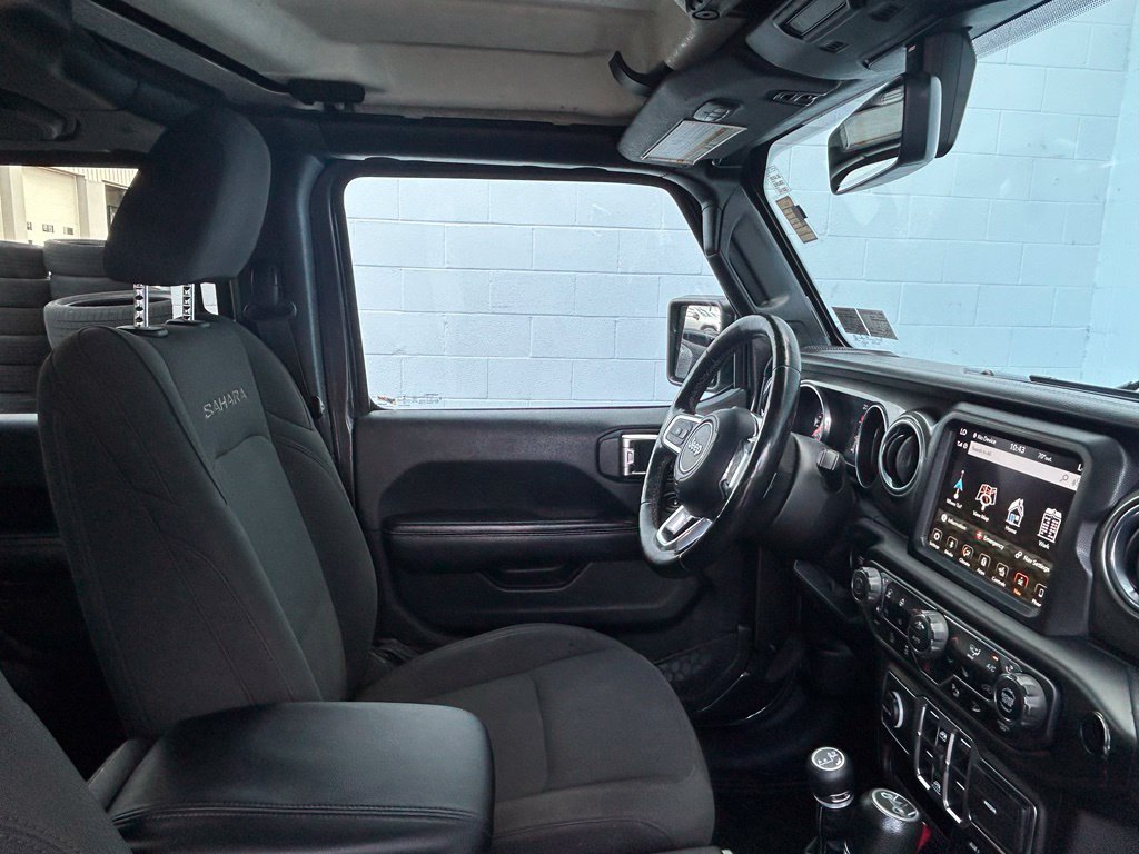 Used 2018 Jeep Wrangler Unlimited Sahara AWD/4WD image 35