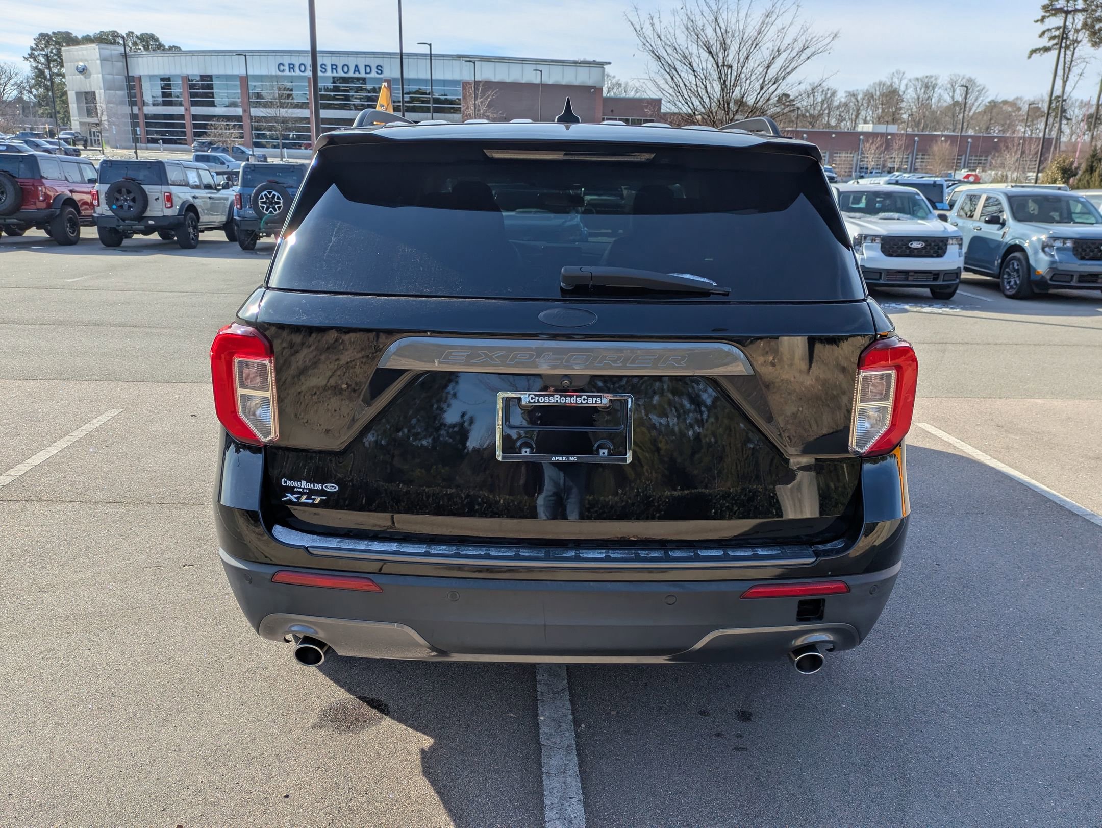 Certified 2021 Ford Explorer XLT w/ Equipment Group 202A image 4