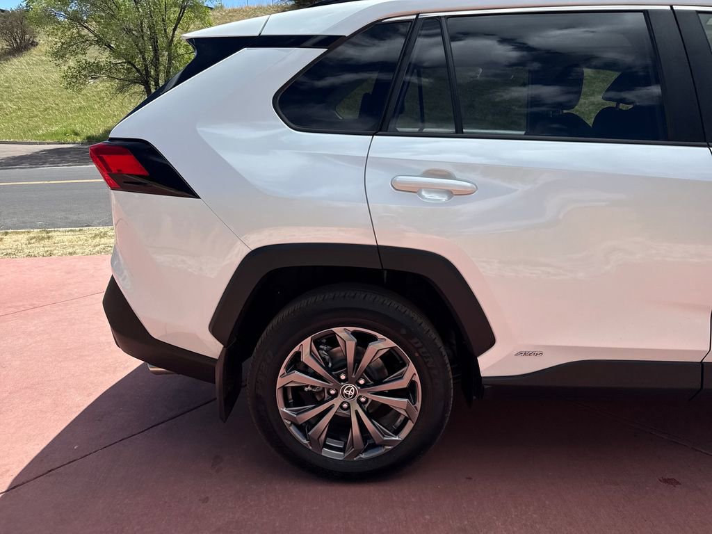 Used 2025 Toyota RAV4 XLE Premium w/ Weather Package AWD/4WD image 5