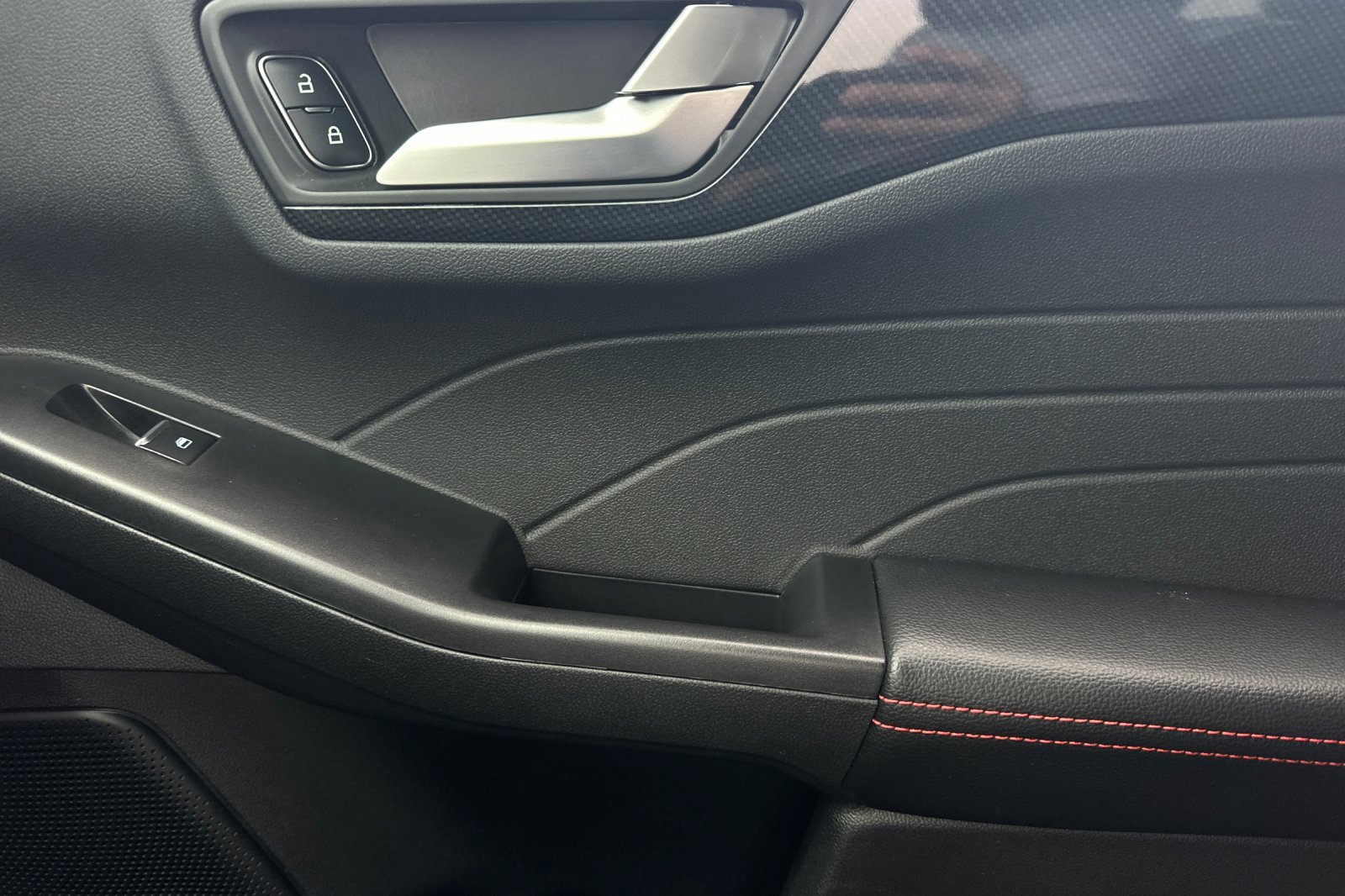 Certified 2025 Ford Escape ST-Line Elite w/ Tech Pack #2 image 19