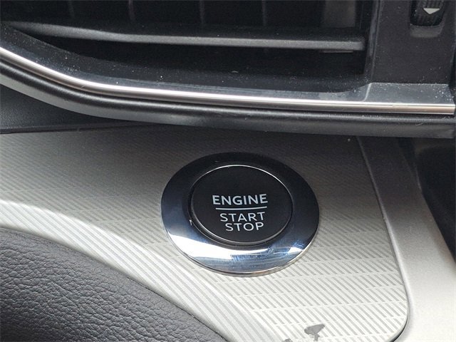 Certified 2022 Ford Explorer XLT w/ Equipment Group 202A image 15