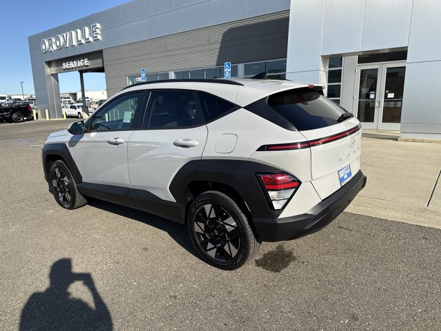 Used 2024 Hyundai Kona SEL AWD/4WD image 3