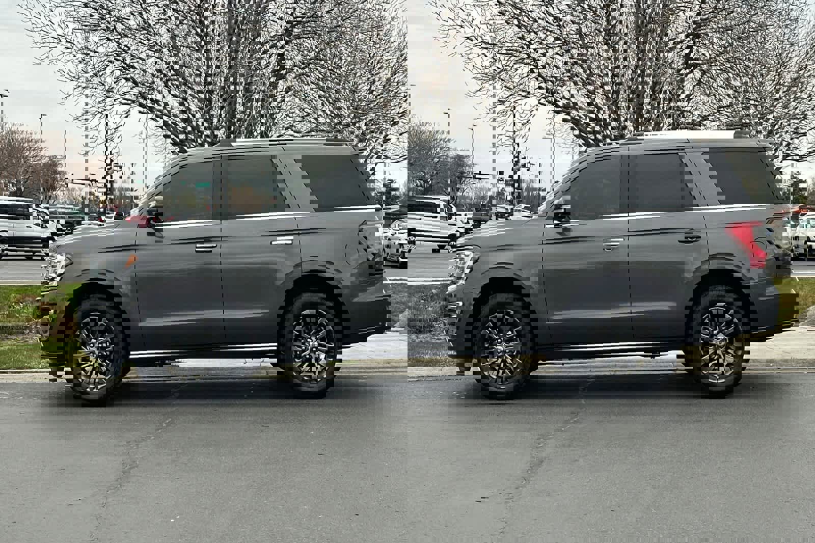 Certified 2021 Ford Expedition Limited image 2