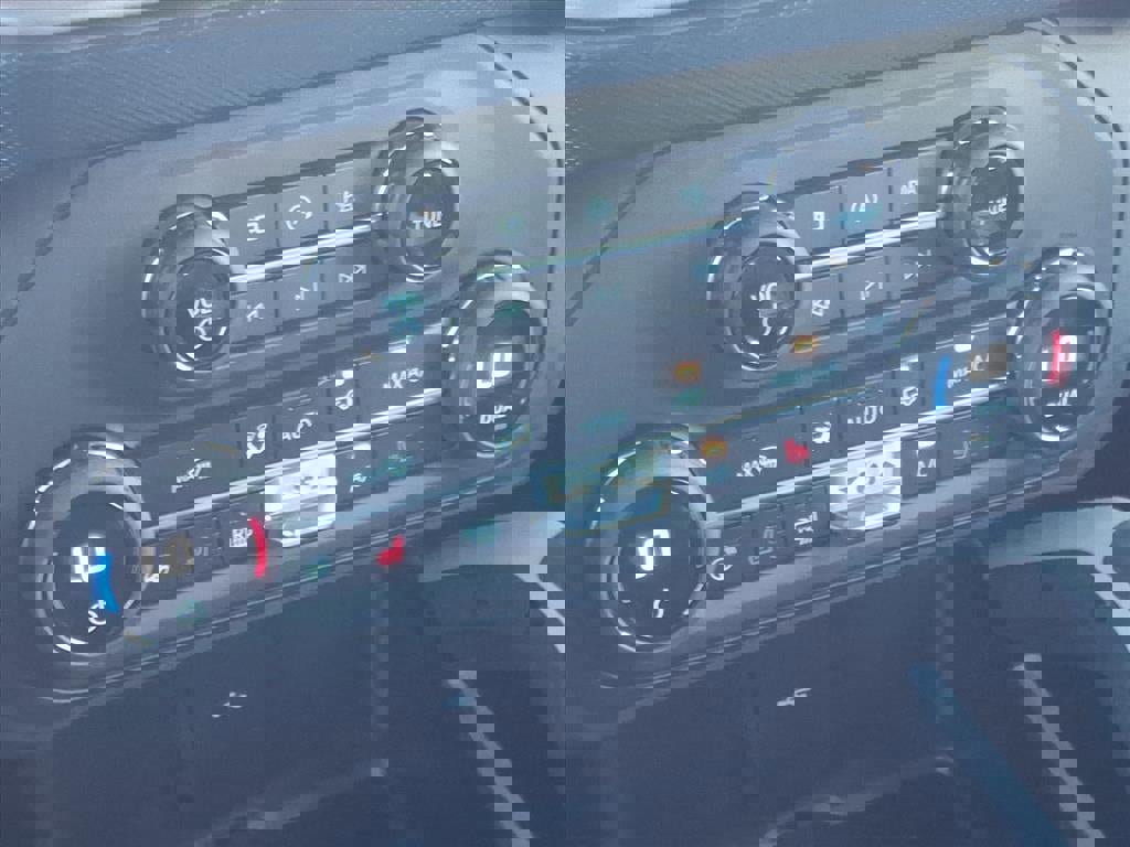 Certified 2021 Ford Bronco First Edition image 27