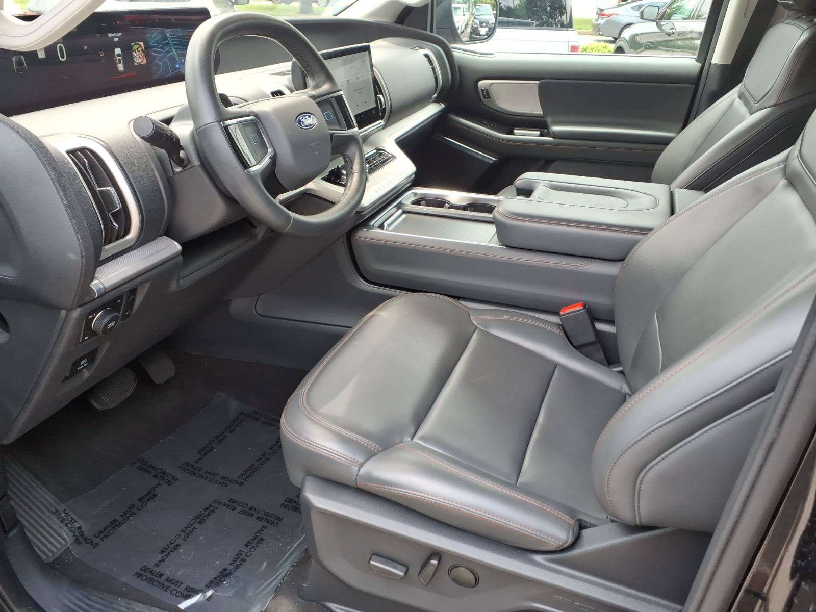 Certified 2025 Ford Expedition Active AWD/4WD image 12