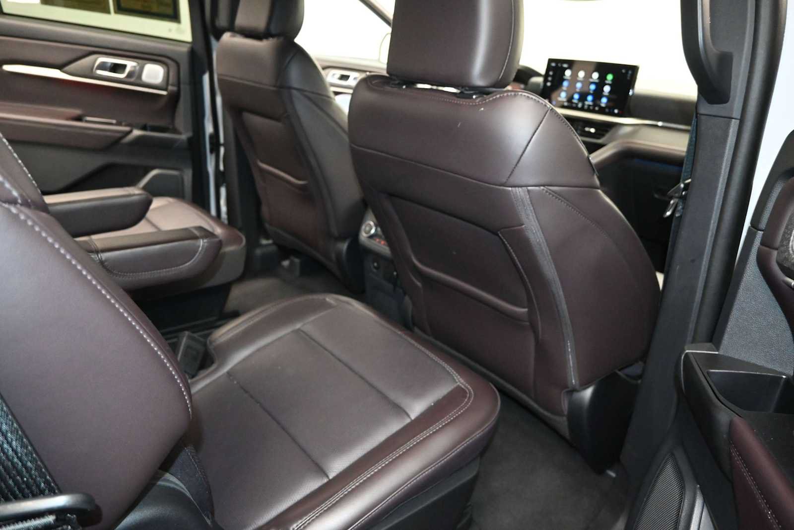 Certified 2025 Ford Explorer Platinum RWD image 24