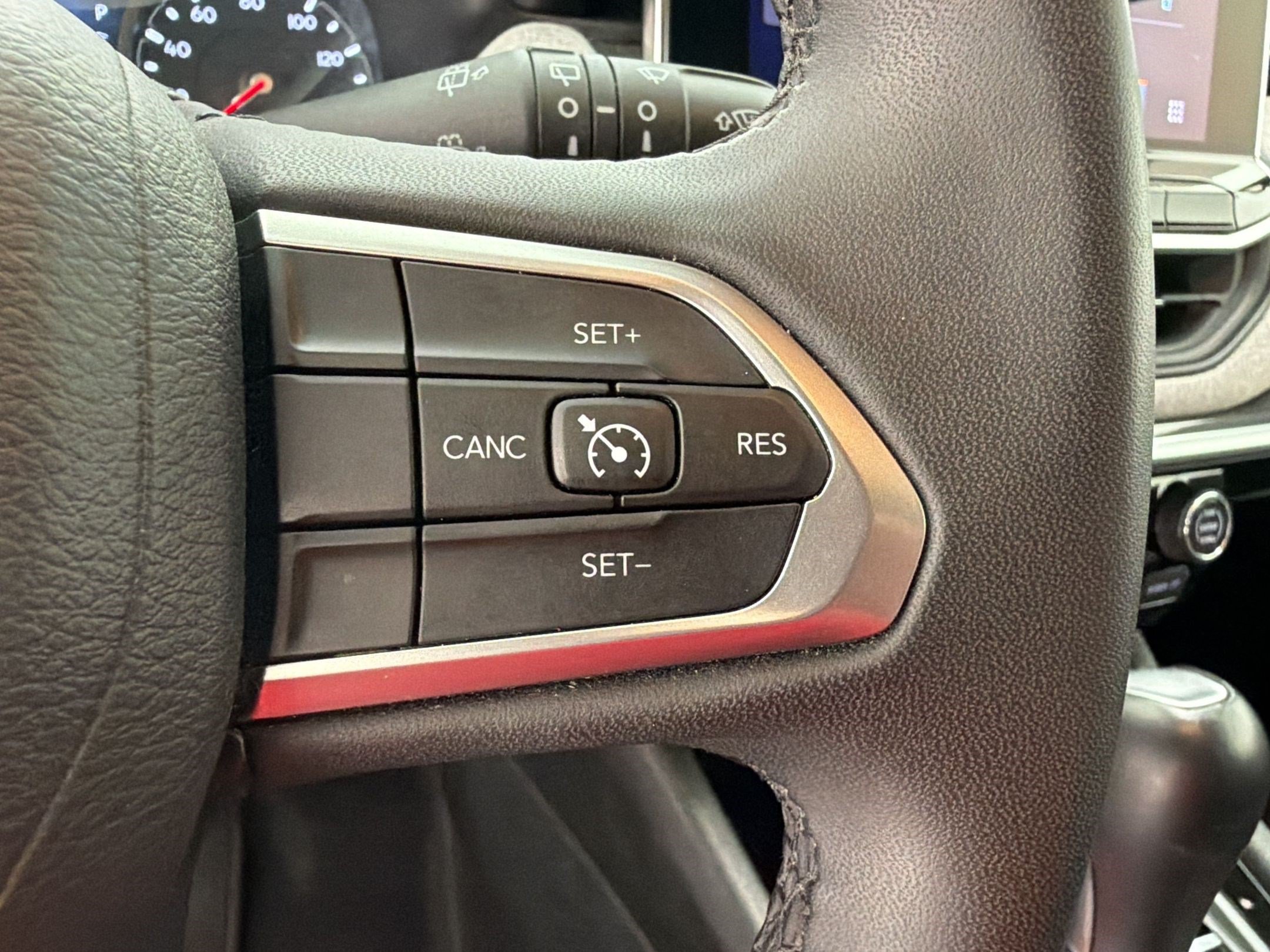 Used 2024 Jeep Compass Latitude AWD/4WD image 31
