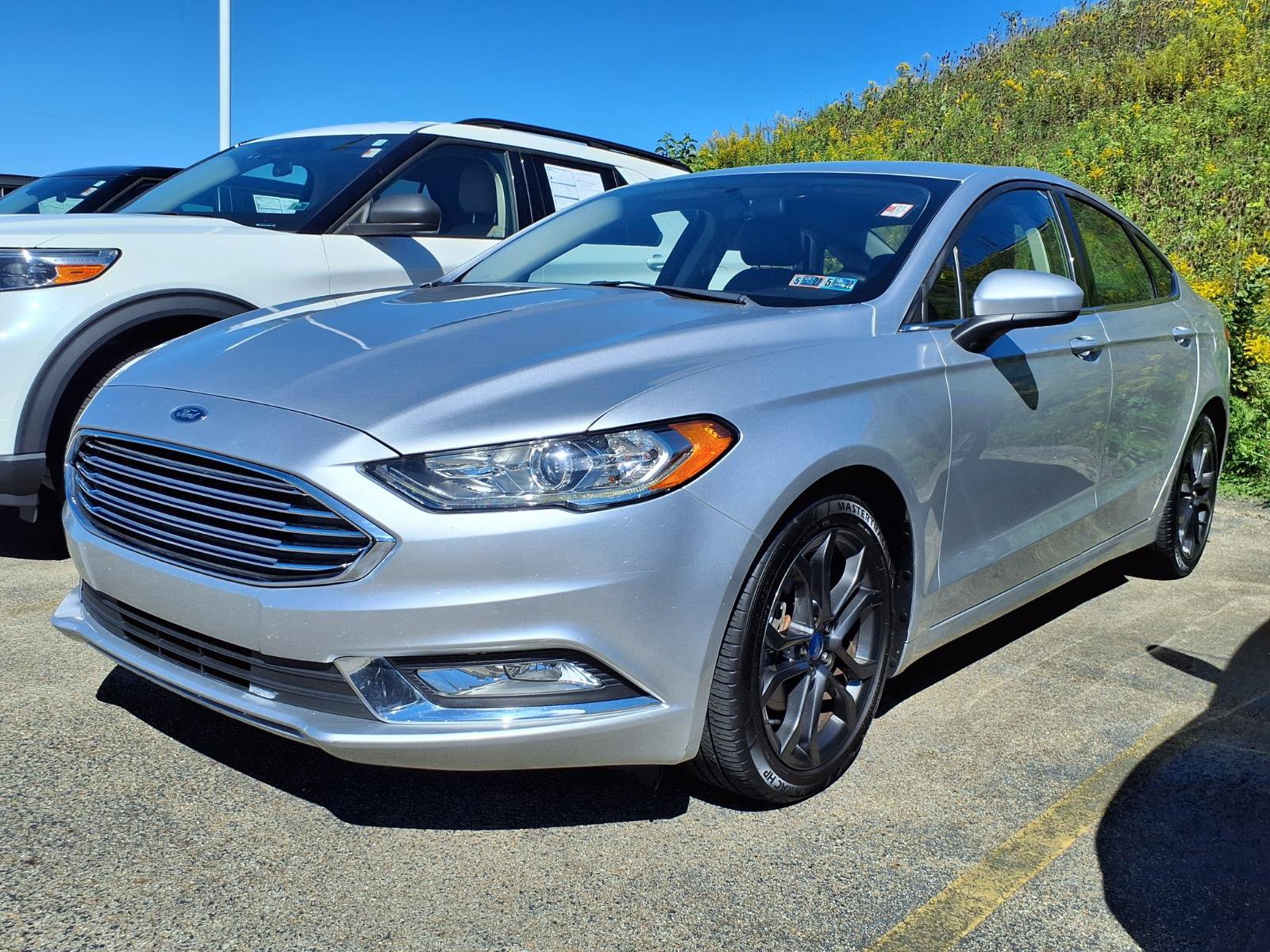 Certified 2018 Ford Fusion SE w/ Equipment Group 201A FWD image 4