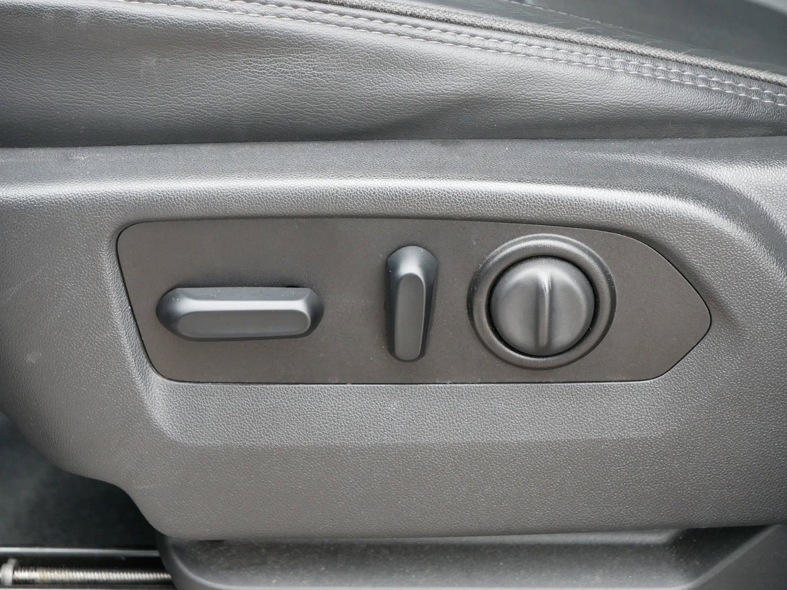 Used 2020 Chevrolet Silverado 2500 High Country w/ Z71 Off-Road Package image 16