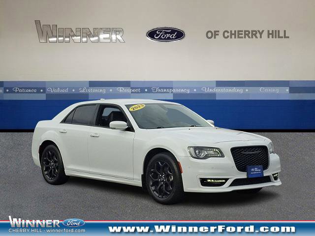 Used 2023 Chrysler 300 Touring L w/ Comfort Group image 6