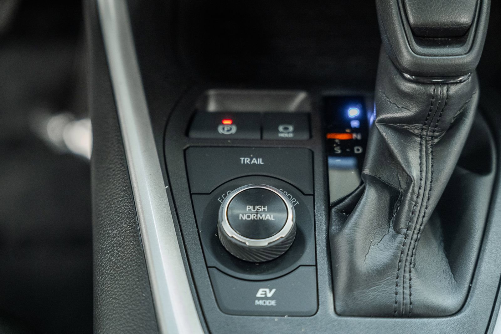 Used 2024 Toyota RAV4 XLE w/ Convenience Package image 31