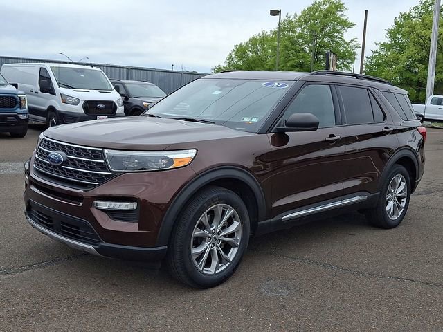 Certified 2020 Ford Explorer XLT w/ Equipment Group 202A AWD/4WD image 3