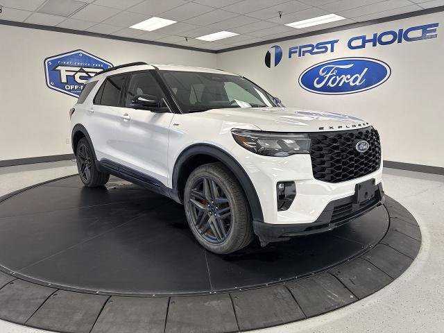Certified 2025 Ford Explorer ST-Line w/ ST-Line Street Pack AWD/4WD image 2