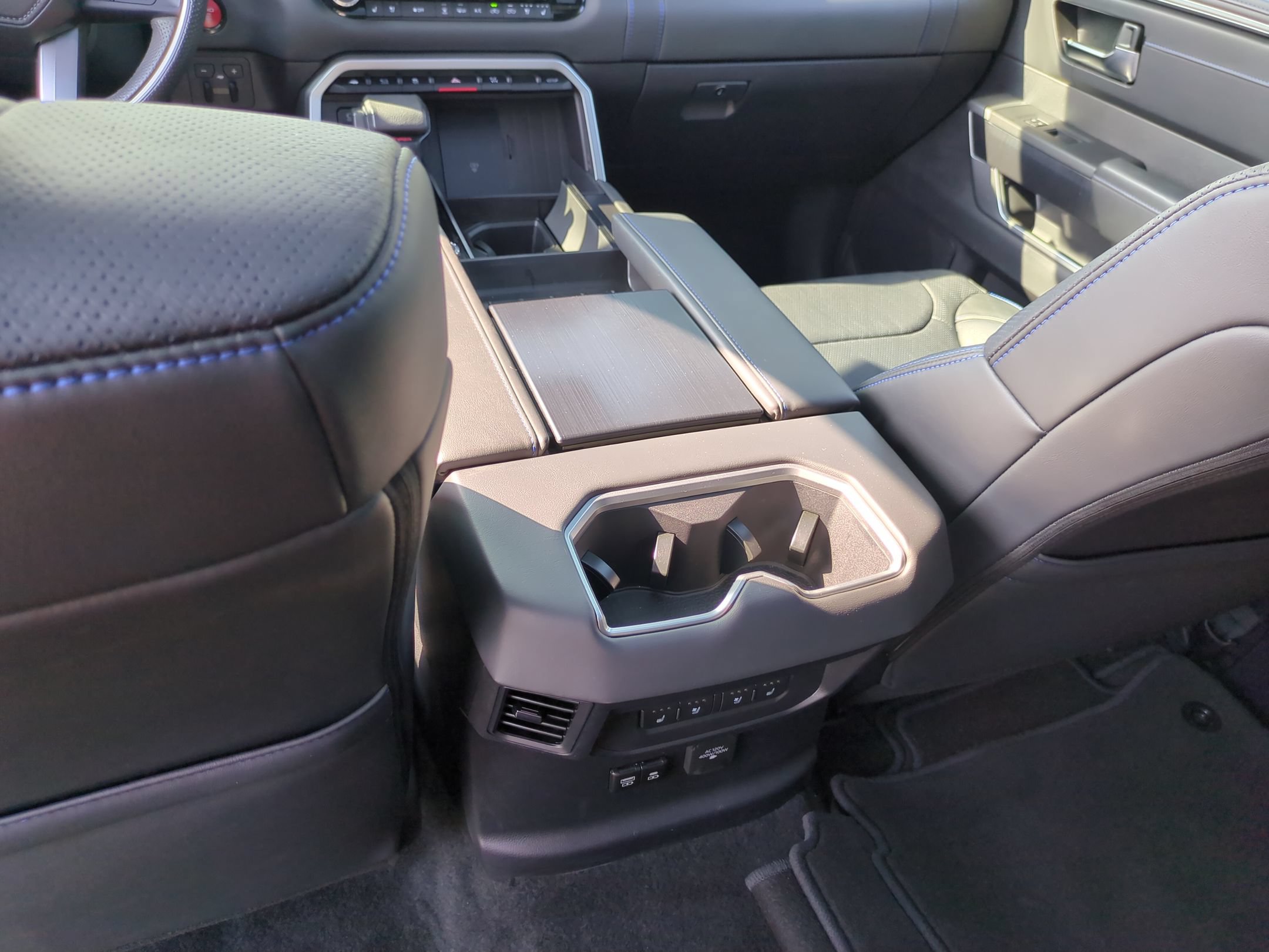 Used 2025 Toyota Tundra Platinum w/ TRD Off-Road Package AWD/4WD image 33