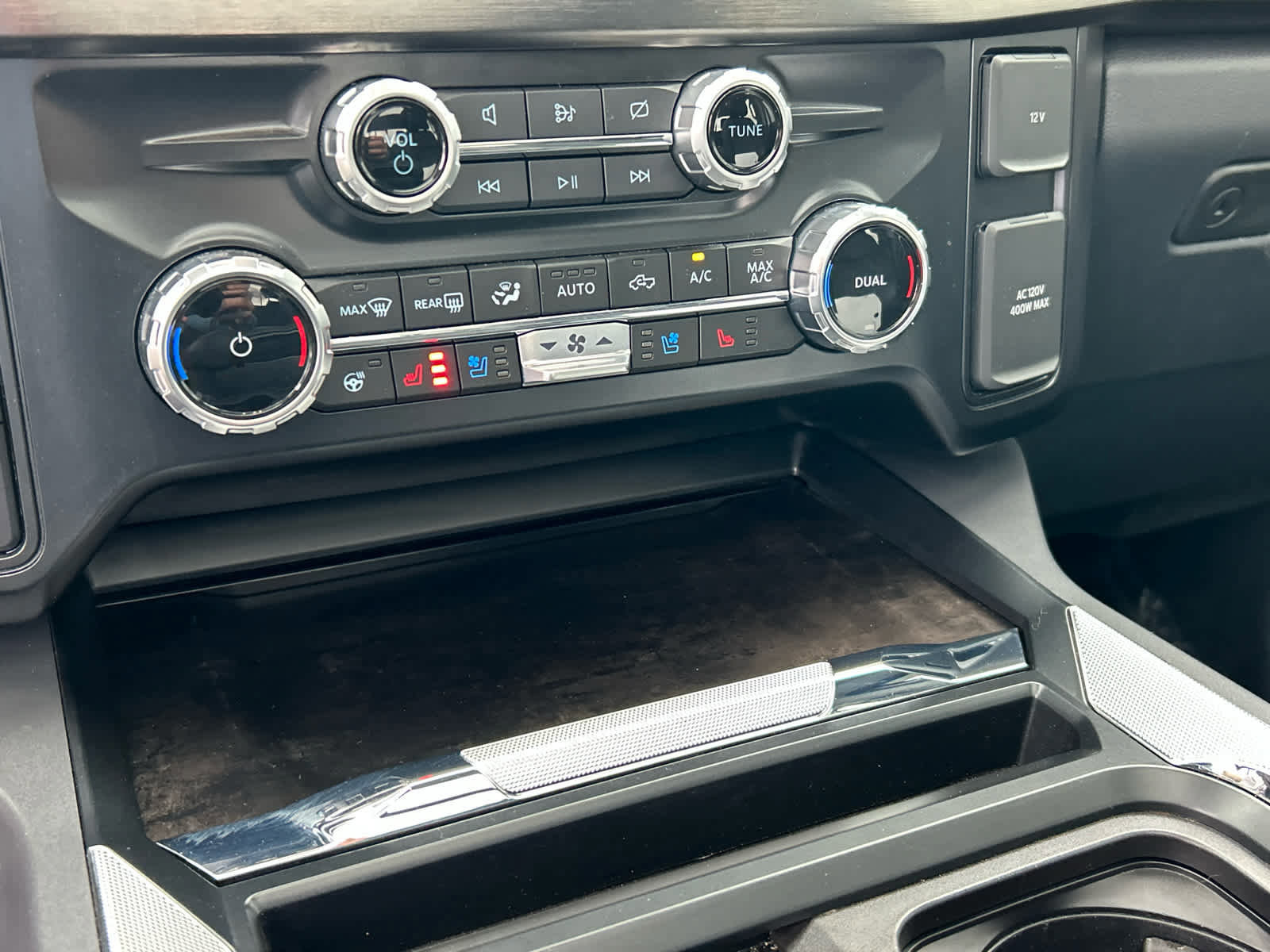 Certified 2024 Ford F350 Lariat image 39