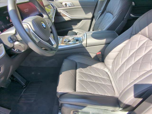Used 2024 BMW X7 xDrive40i image 16