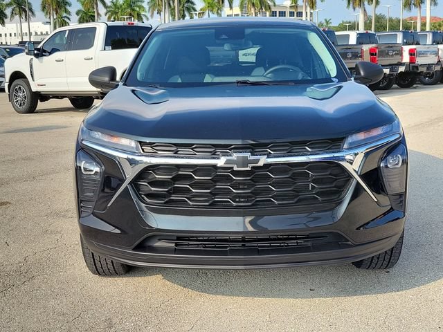 Used 2024 Chevrolet Trax LS FWD image 2
