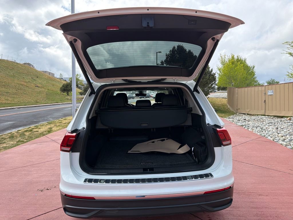 Used 2022 Volkswagen Tiguan SE AWD/4WD image 26