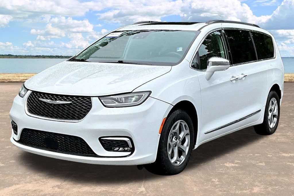 Used 2022 Chrysler Pacifica Limited AWD/4WD image 4