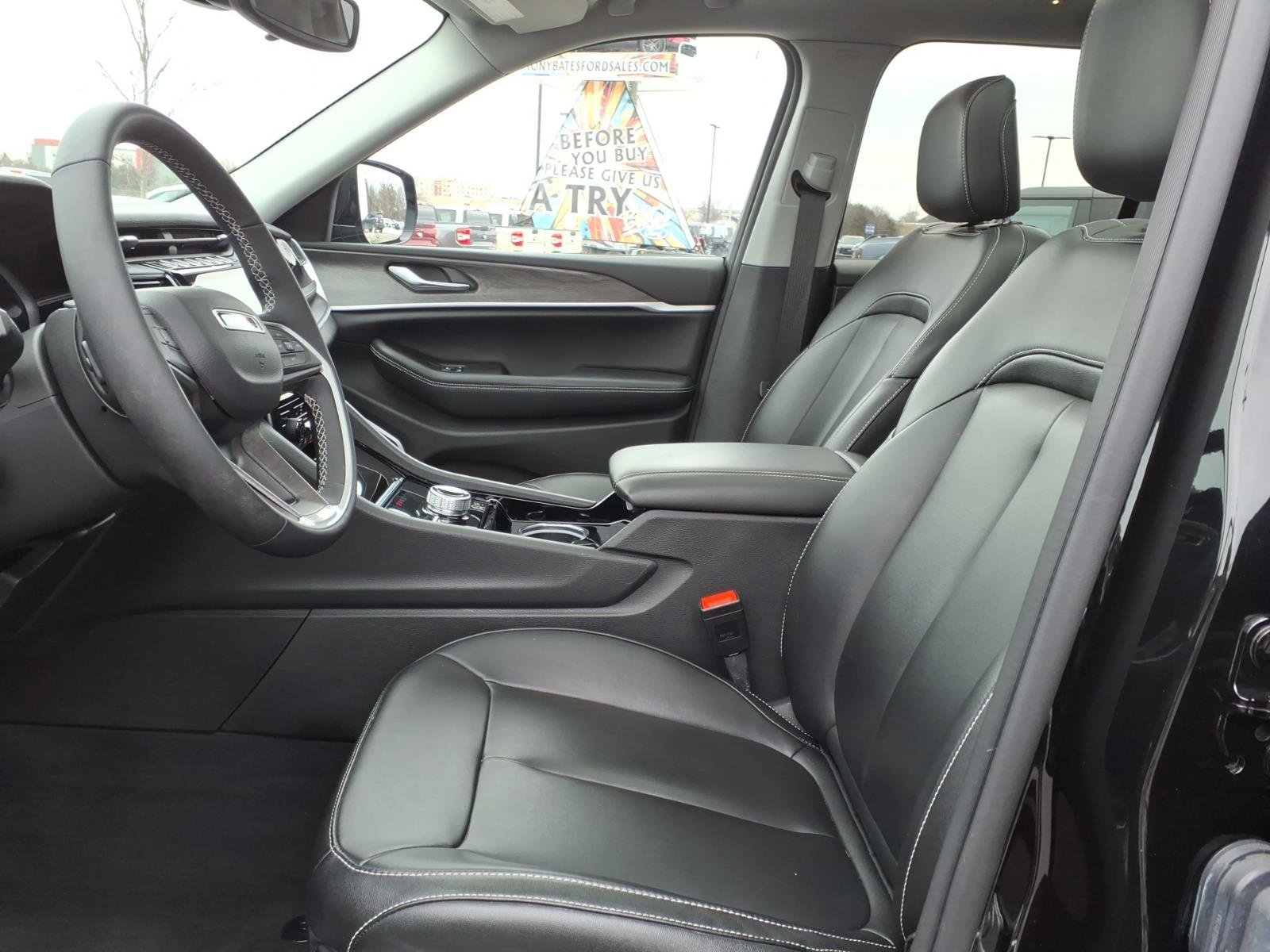 Used 2023 Jeep Grand Cherokee 4WD 4xe image 10