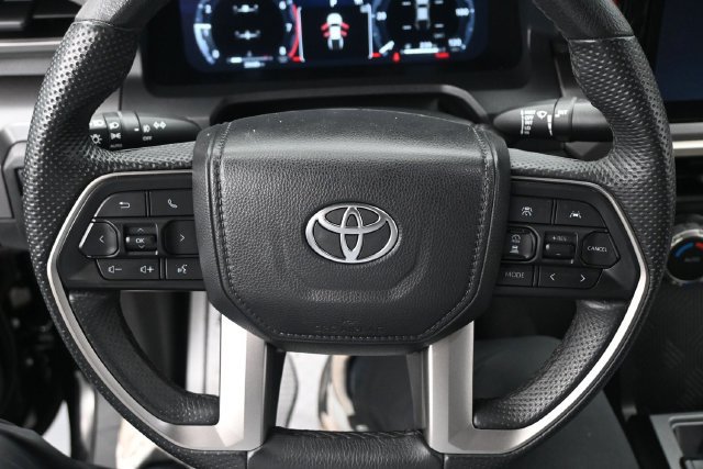 Used 2025 Toyota Tacoma TRD Off-Road AWD/4WD image 10