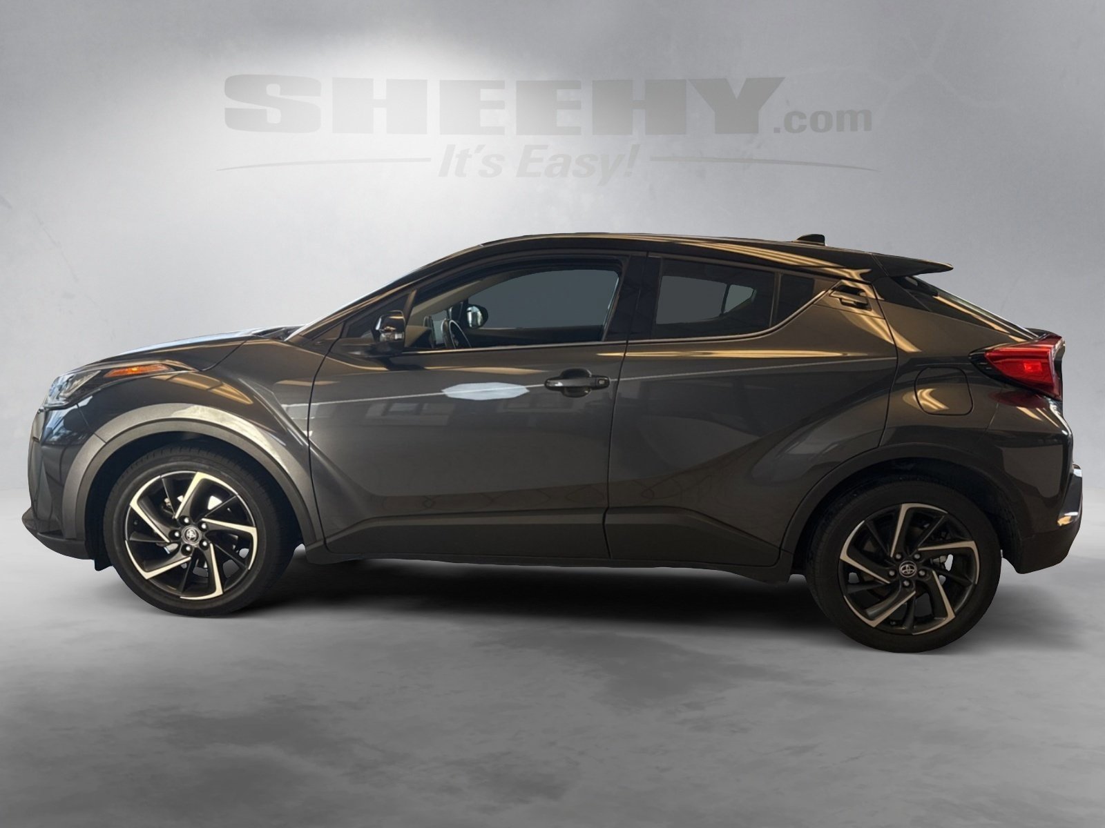 Used 2022 Toyota C-HR Limited image 2