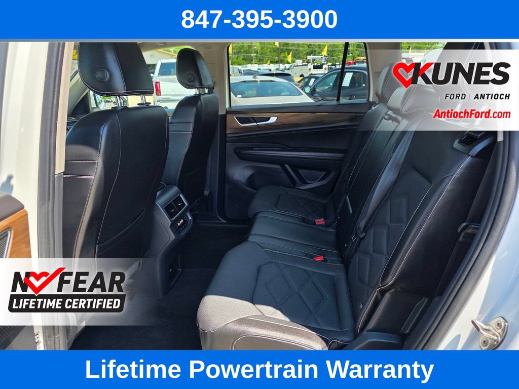 Used 2024 Volkswagen Atlas SE AWD/4WD image 19