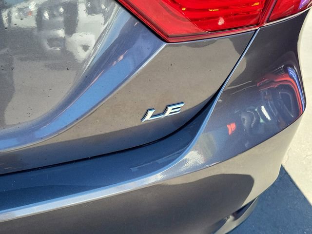 Used 2020 Toyota Camry LE w/ Carpet Mat Package image 25