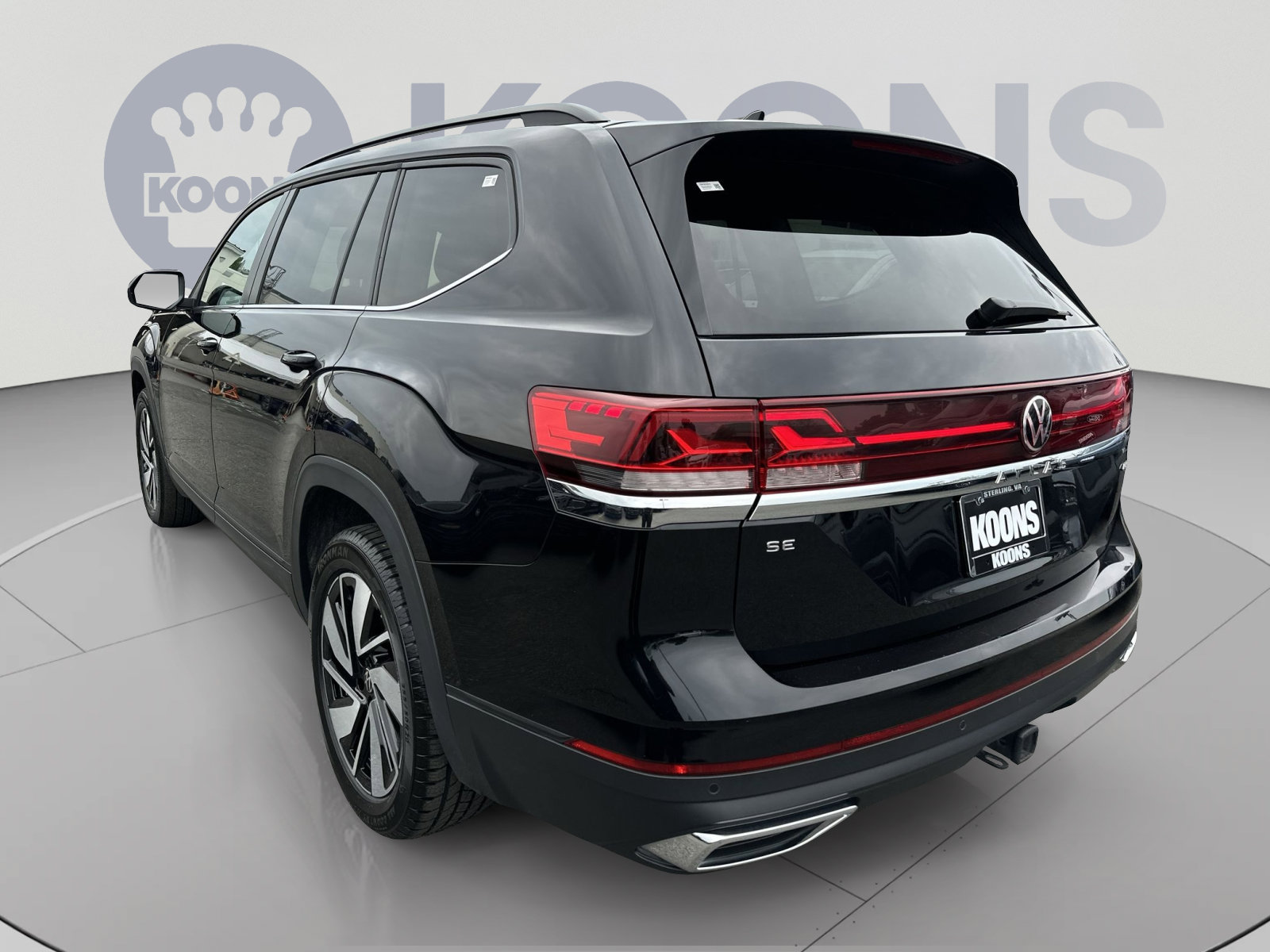 Used 2025 Volkswagen Atlas SE AWD/4WD image 14