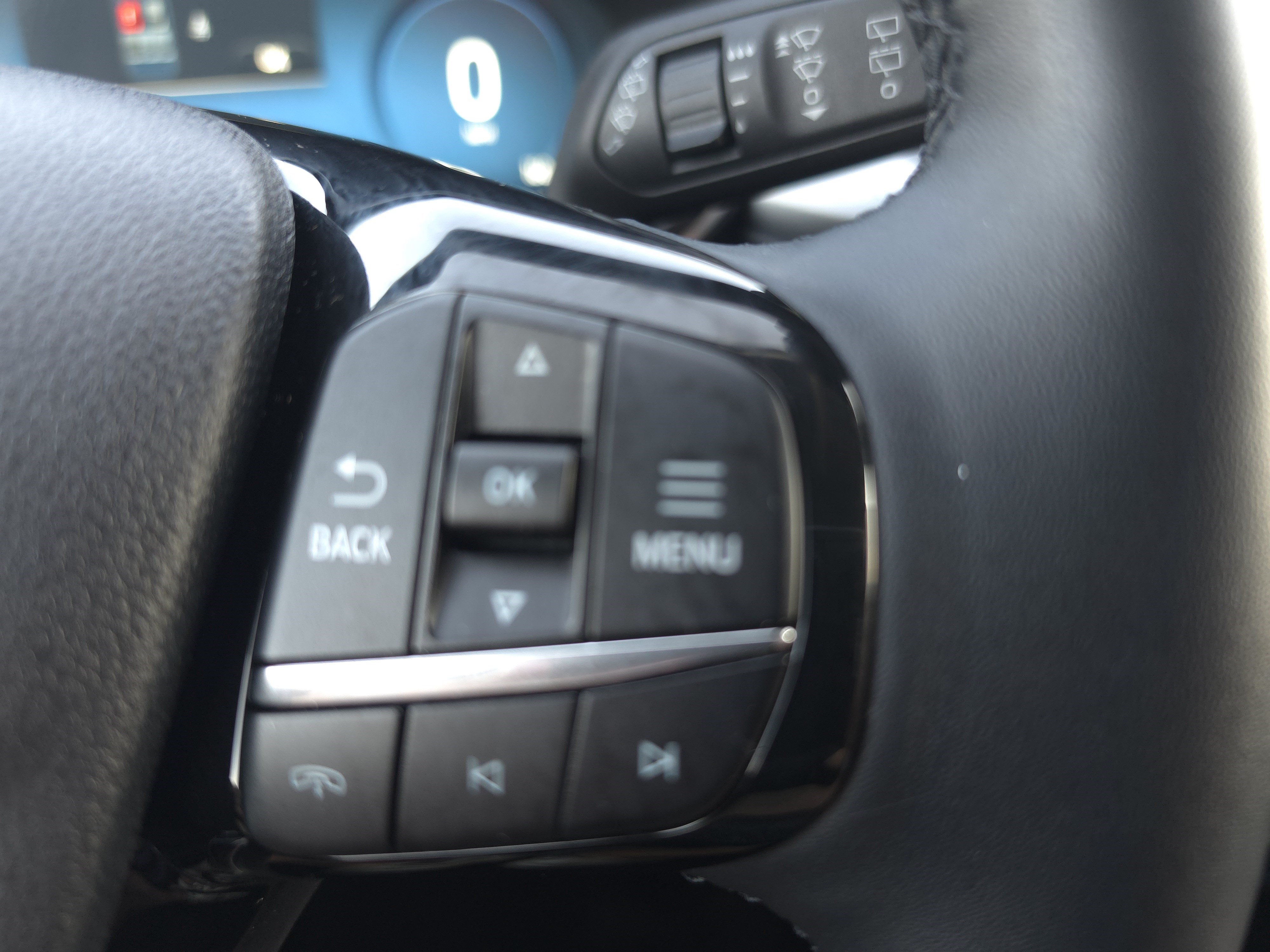 Certified 2025 Ford Escape Platinum AWD/4WD image 17