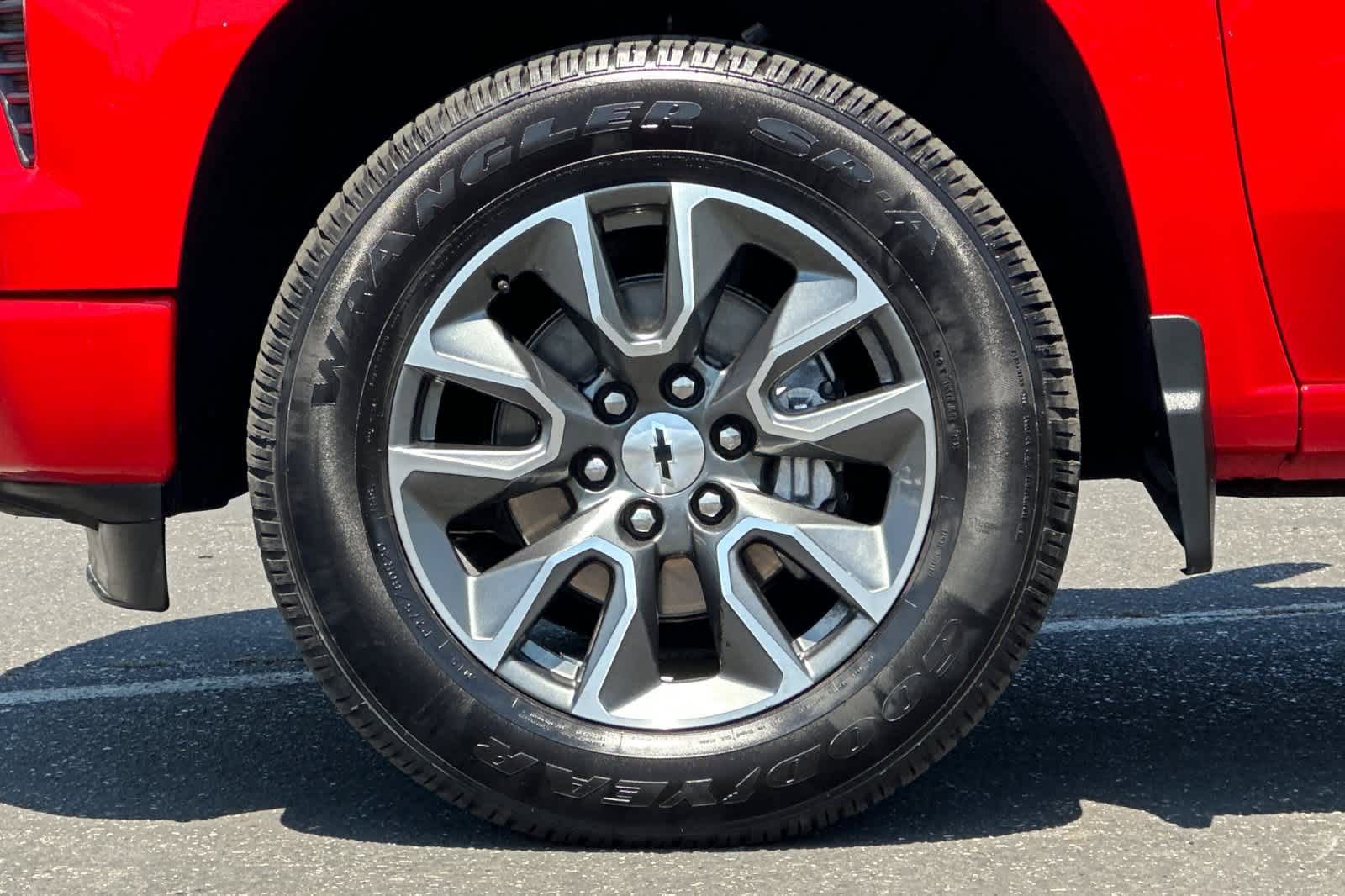 Used 2023 Chevrolet Silverado 1500 RST AWD/4WD image 27