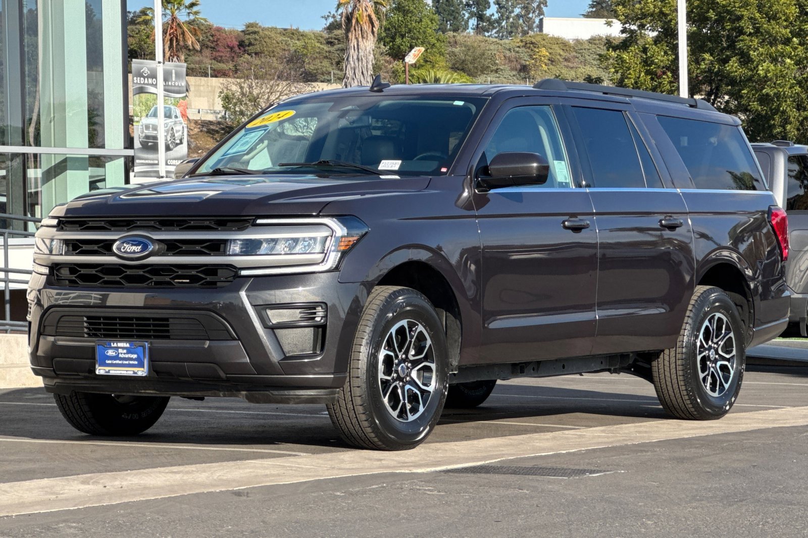 Certified 2024 Ford Expedition Max XLT image 7