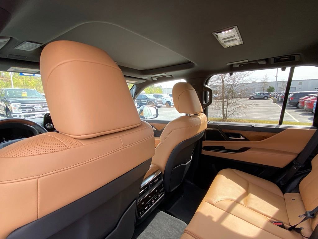 Used 2025 Lexus LX 600 4WD w/ Accessory Package (2T) image 23
