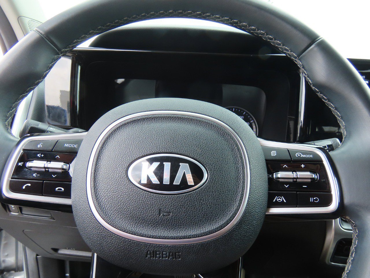 Used 2021 Kia Sorento S image 28