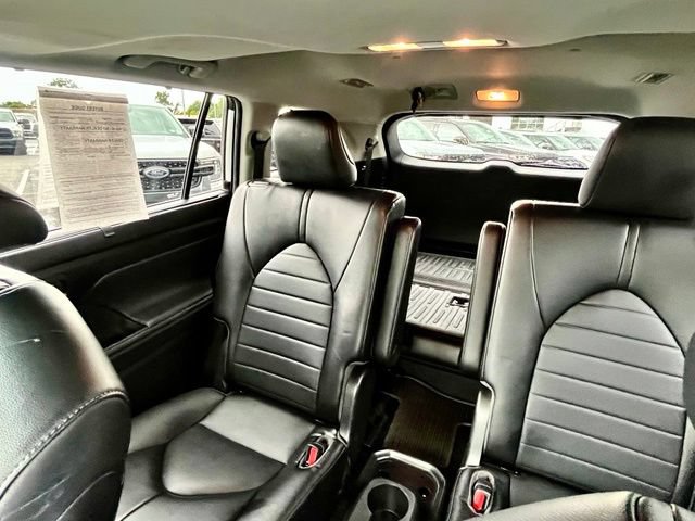 Used 2022 Toyota Highlander XLE AWD/4WD image 4