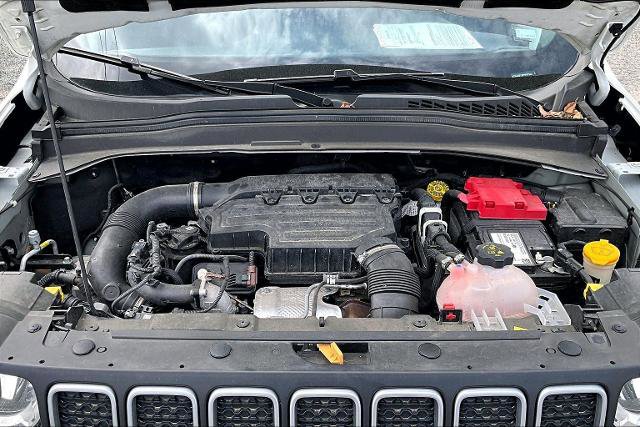 Used 2023 Jeep Renegade Latitude AWD/4WD image 10