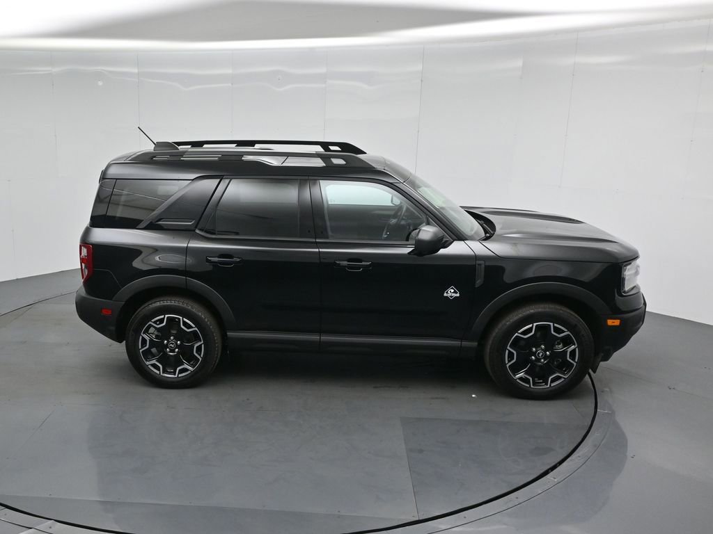 Certified 2025 Ford Bronco Sport Outer Banks w/ Outer Banks Tech Package+ AWD/4WD image 40