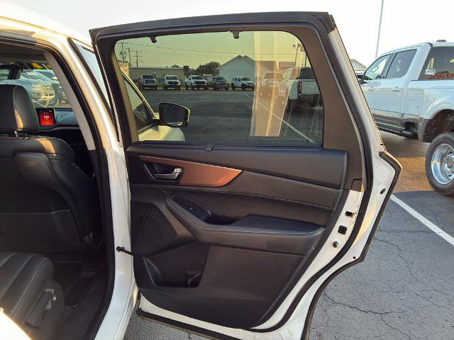 Used 2022 Acura MDX w/ Technology Package AWD/4WD image 17
