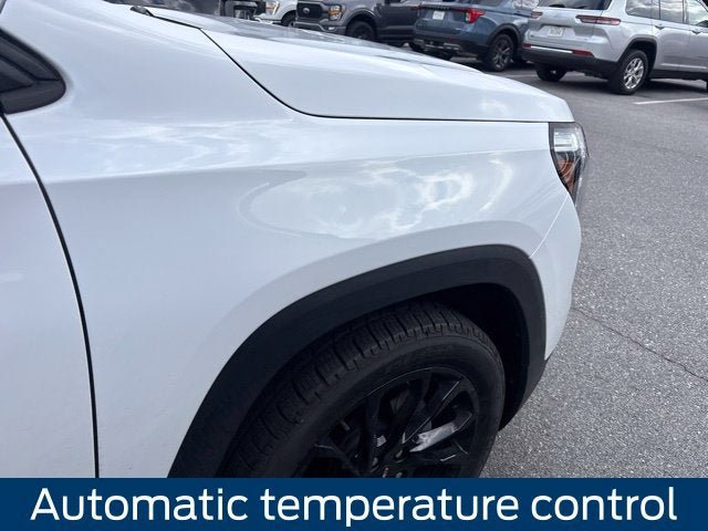 Used 2024 GMC Terrain SLT w/ Infotainment Package II AWD/4WD image 16