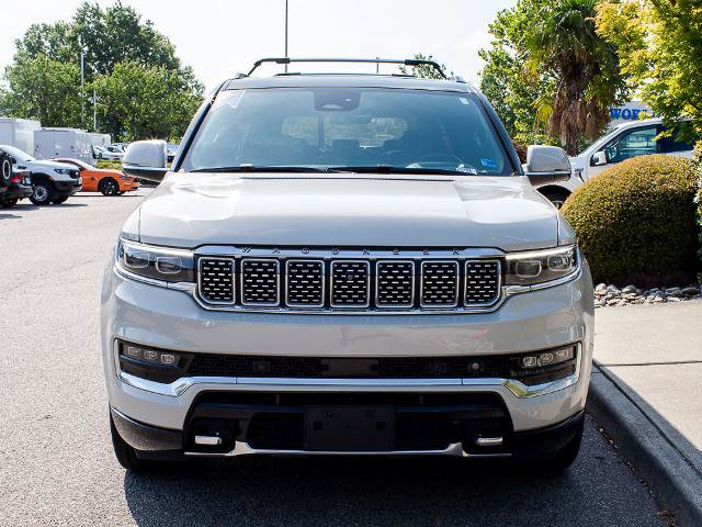 Used 2022 Jeep Grand Wagoneer Series III w/ Rear Seat Video Group 1 AWD/4WD image 2