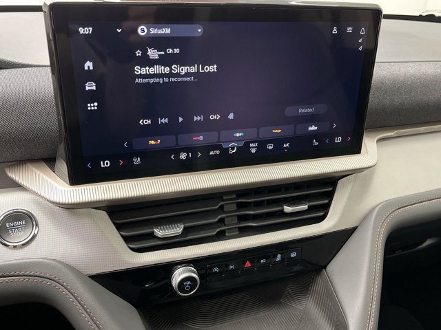 Certified 2025 Ford Explorer Active w/ Active Comfort Package AWD/4WD image 24