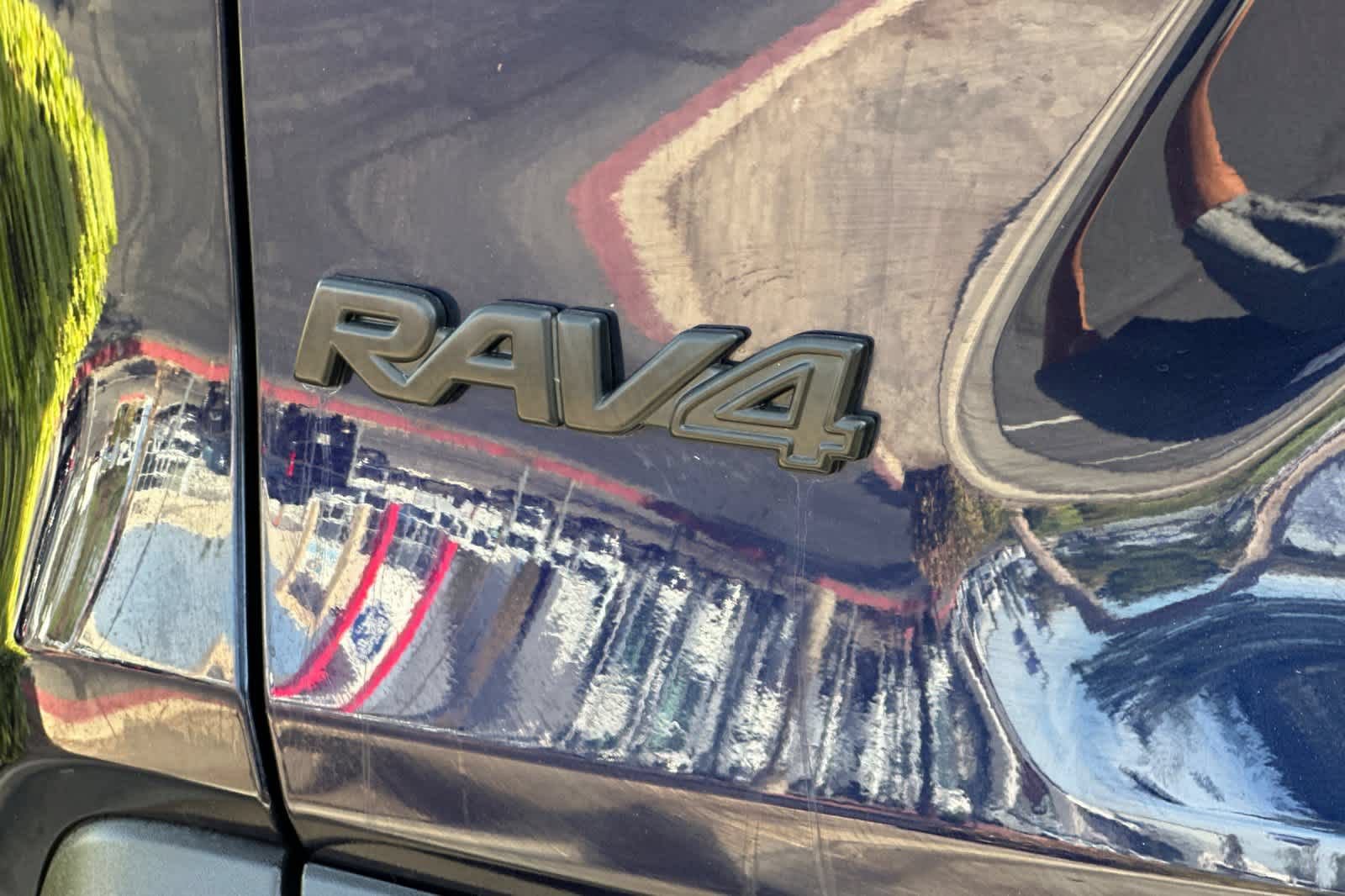 Used 2025 Toyota RAV4 XLE AWD/4WD image 28