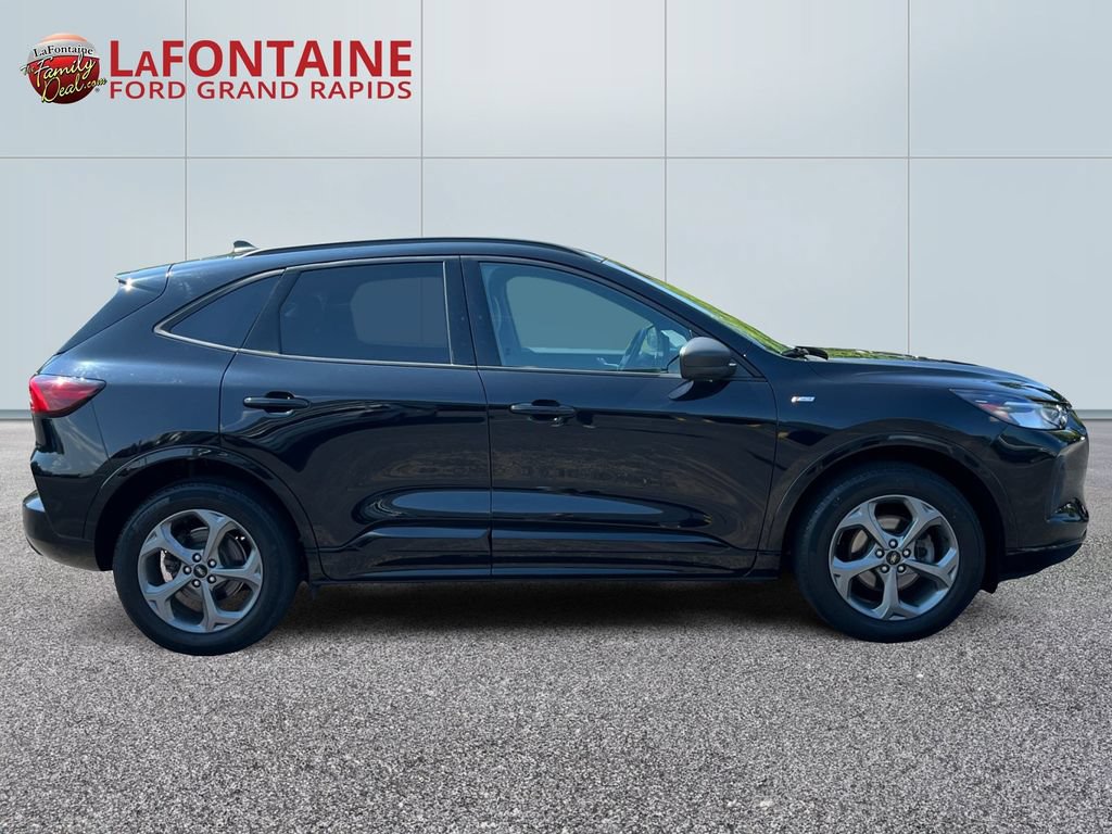 Certified 2023 Ford Escape ST-Line w/ Tech Pack #1 AWD/4WD image 8
