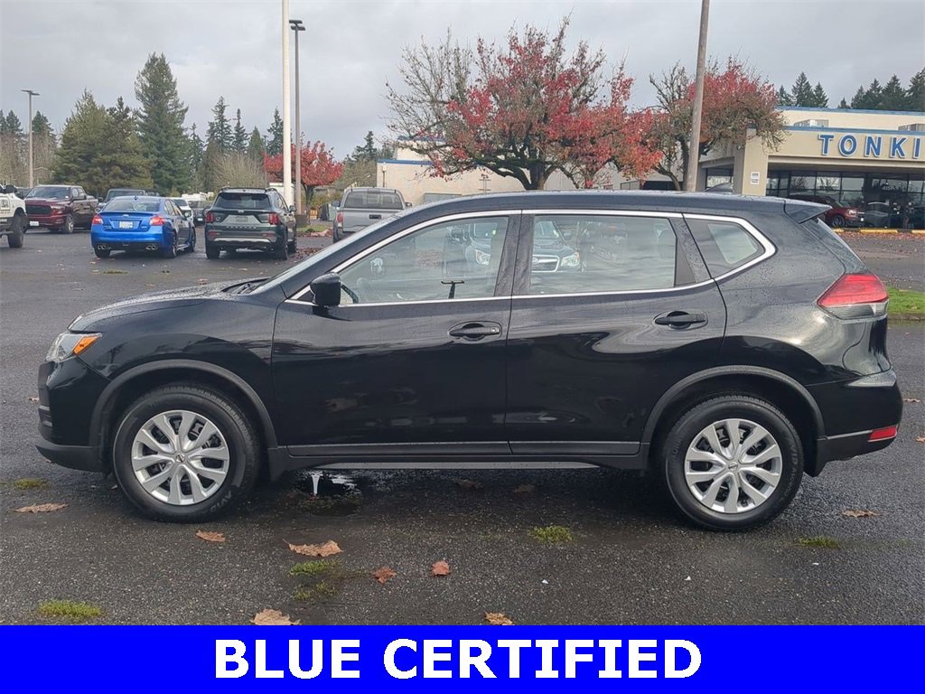 Used 2017 Nissan Rogue S image 2