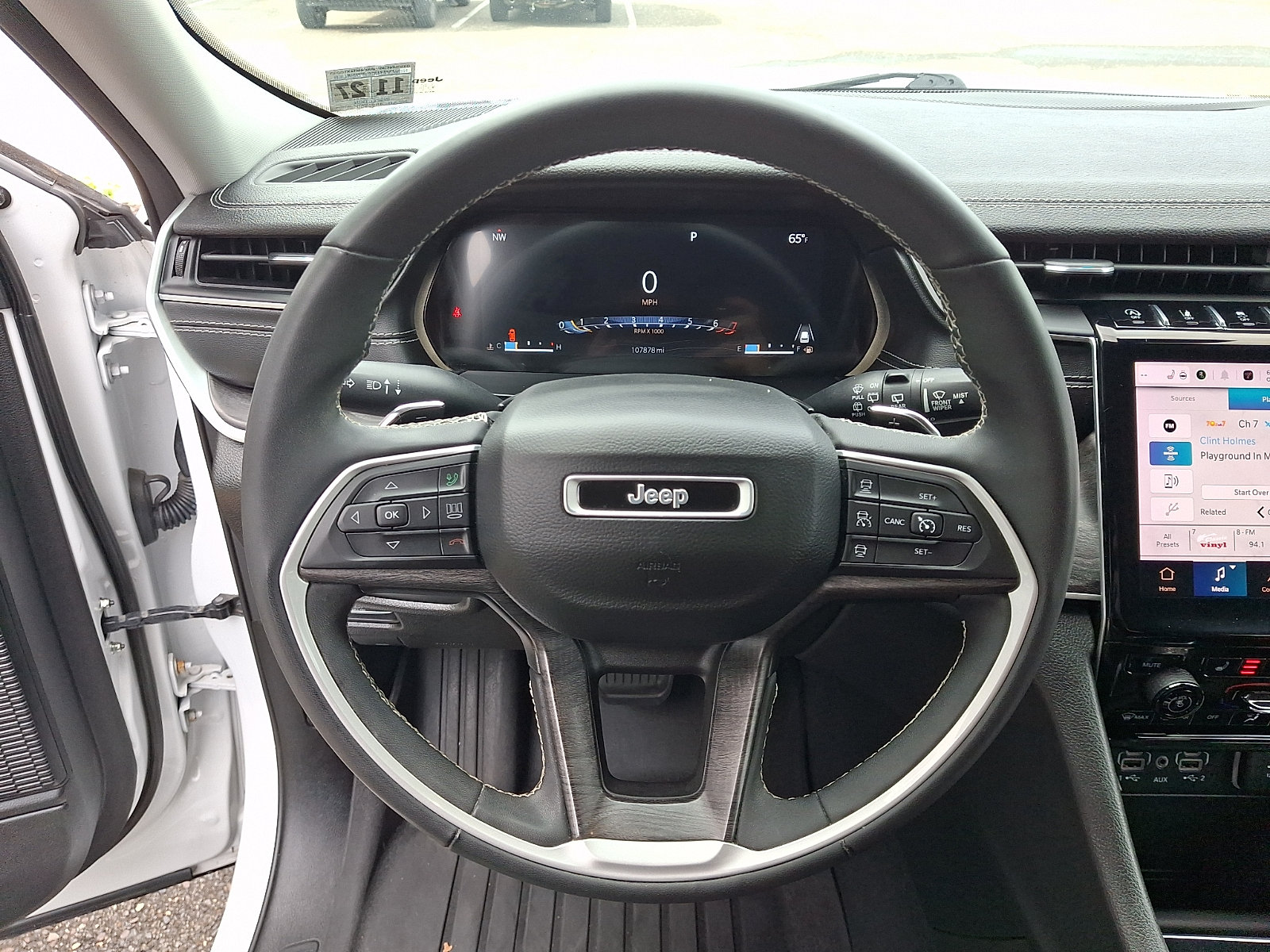 Used 2023 Jeep Grand Cherokee Limited AWD/4WD image 19