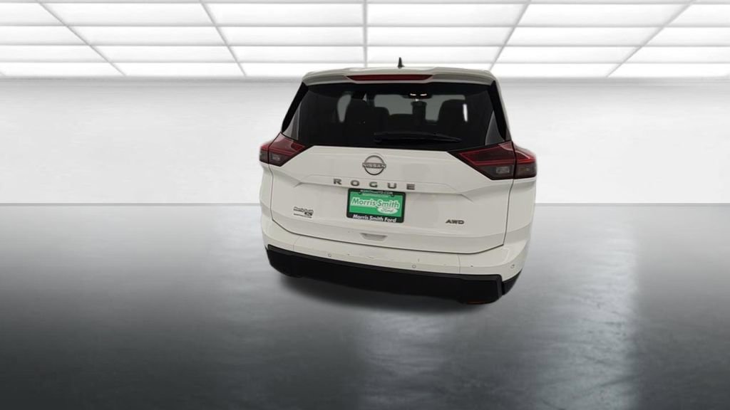 Used 2024 Nissan Rogue S AWD/4WD image 7
